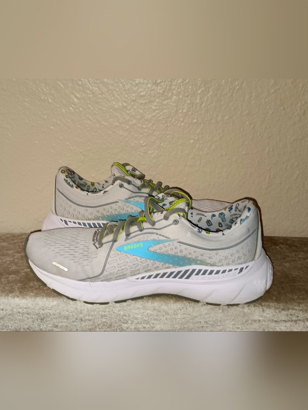 Brooks Women's Adrenaline GTS 21 Medical Running Shoes Size 10